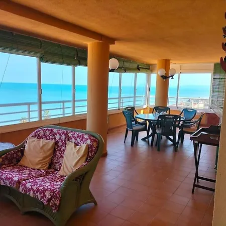 Spacious Attic W/ Views, Two Terraces & Pool